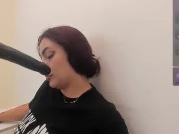 lorena_gate — strong handjob to cock, and saliva My spit games are an art. A wet and expert mouth waiting for you at every show #deepthroat #saliva  #nasty #fuckmachine #slave