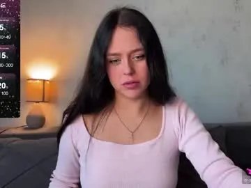 megan_nilson — GOAL: show boobs [211 tokens remaining] Welcome to my room! stockings #bigass #findom #lovense #pantyhose