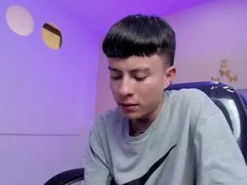 nascary_fox — GOAL: show lingerie [30 tokens remaining] 