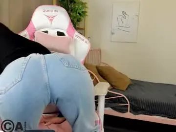 nicole_charm on Chaturbate