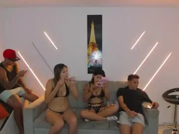 nympho_nathy_sophi on Chaturbate