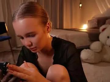 ohmyclaire — kitty -claire pretty day  goal: flash my nipples  #new #shy #18 #squirt #lovense [44 tokens remaining]