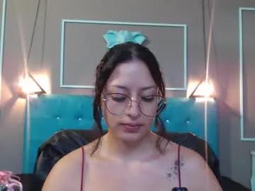 sofia_white3 — GOAL: Pants off [5 tokens remaining] Complete the objective!! Don't forget to follow me #fit #shy #domi #cum #lovense