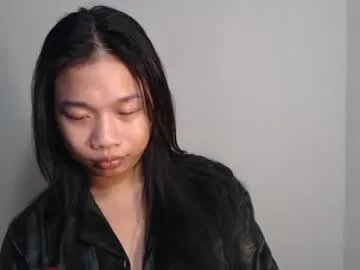 urseductive_llanaxx on Chaturbate