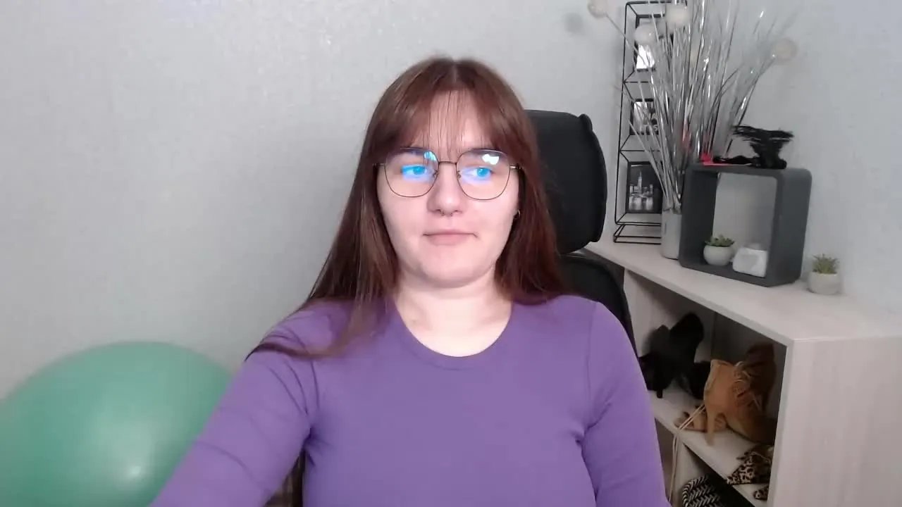 JulieDream on Streamray