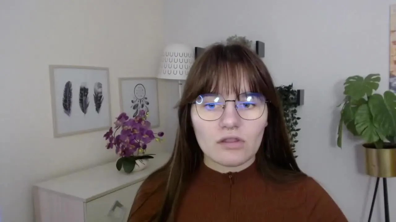 JulieDream on Streamray