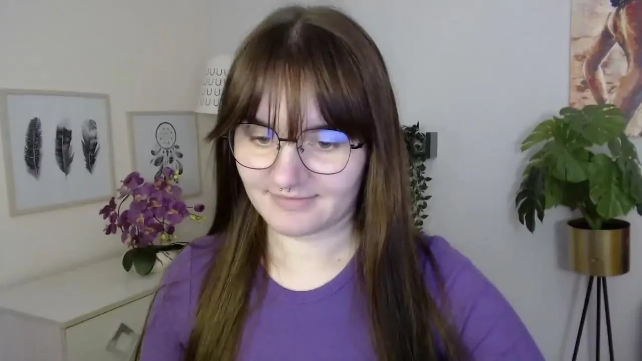 JulieDream on Streamray