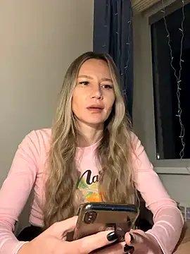 1Moonlight1 on StripChat