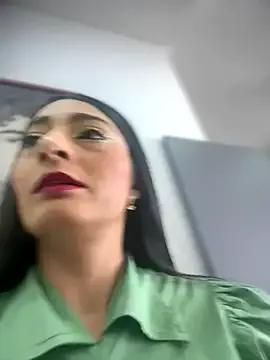 _Bella-Office1 — Freechat on StripChat