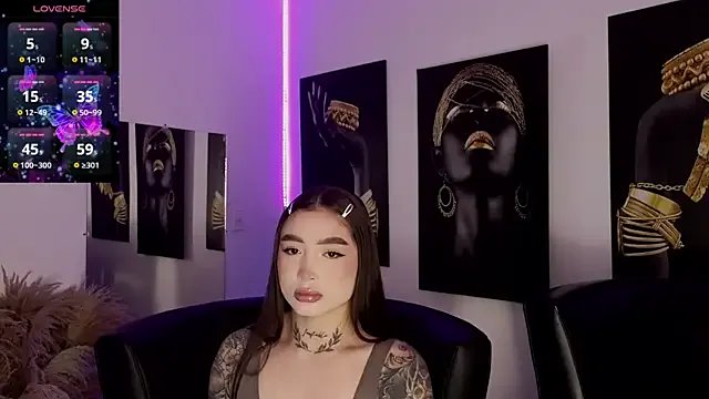 _brenna_hanson on StripChat