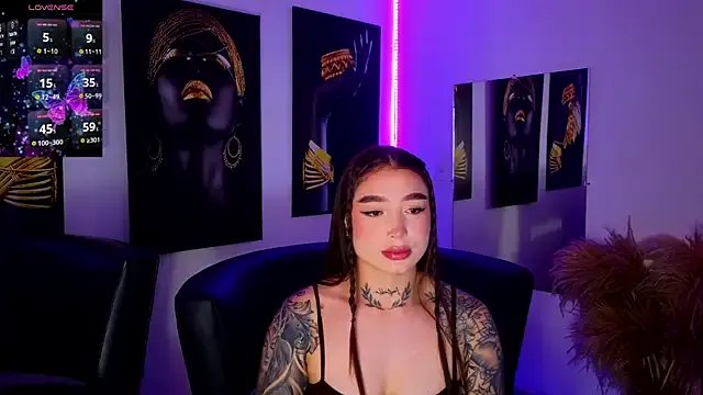 _brenna_hanson on StripChat