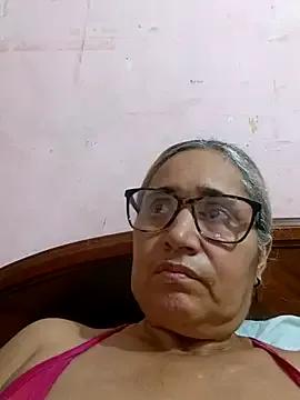 _candi — Aceite en las tetas