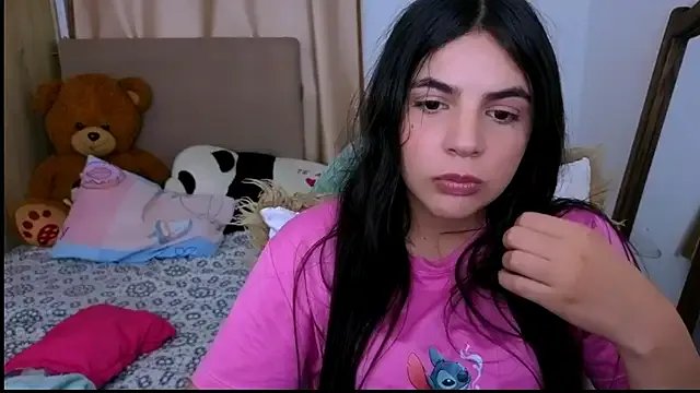 _elenna on StripChat 