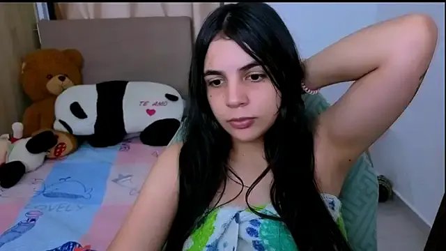 _elenna on StripChat 