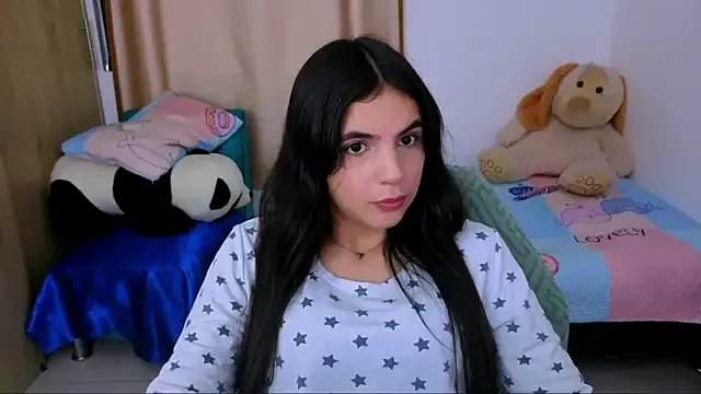 _elenna on StripChat 