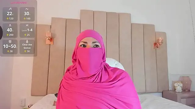 _naylaa_ on StripChat