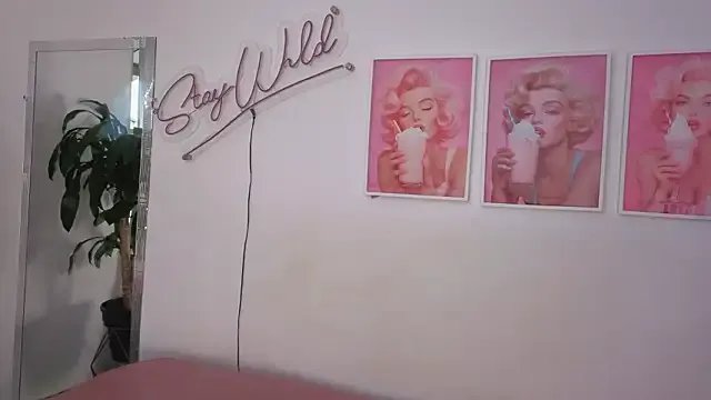 Adele_LatinLady on StripChat