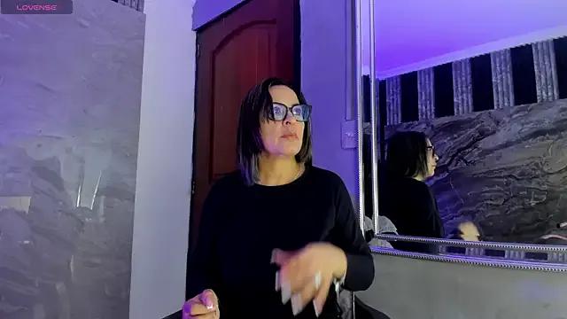 Agatha_Pleasure on StripChat 