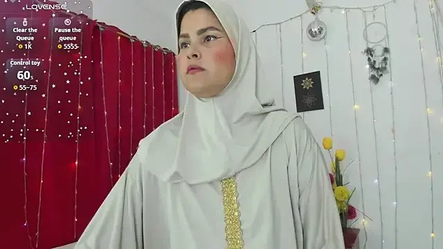 AishaAmin_ — FINGER PUSSY