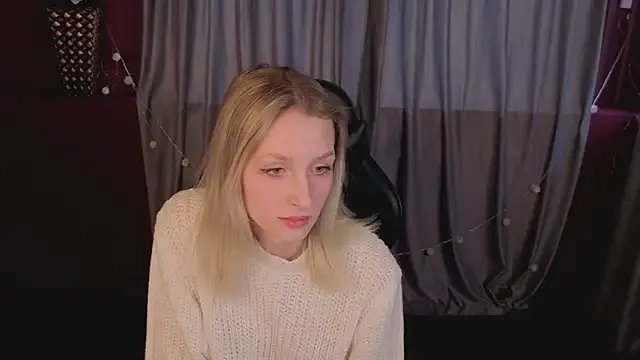 Akiro_Kim7 on StripChat