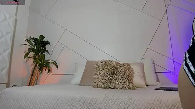 alanarouge on StripChat 