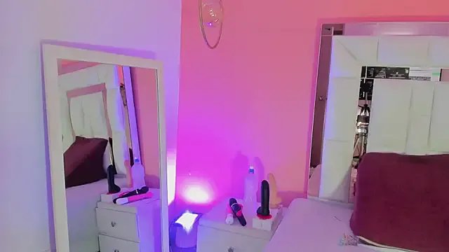 Alanna_hot3 on StripChat 