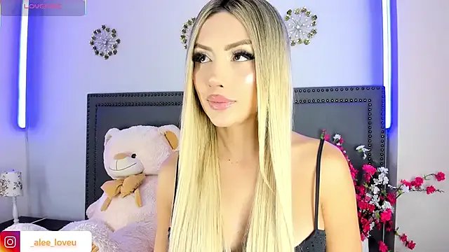 ale_lovee on StripChat