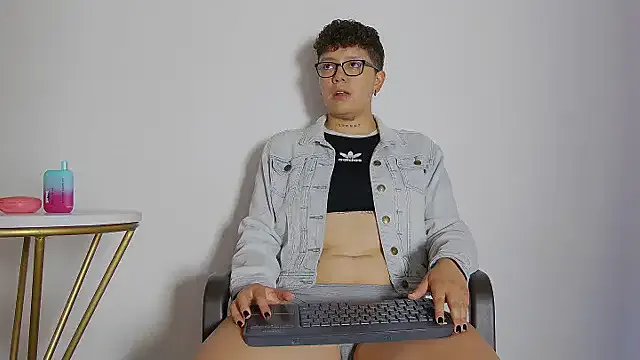 alex_noa on StripChat