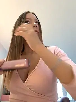 AliceBrayan on StripChat