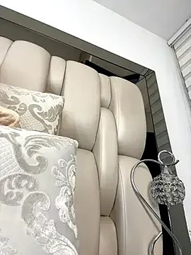 ALISSON_FOXXX1 on StripChat