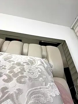 ALISSON_FOXXX1 on StripChat