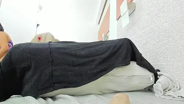 allice_green on StripChat 