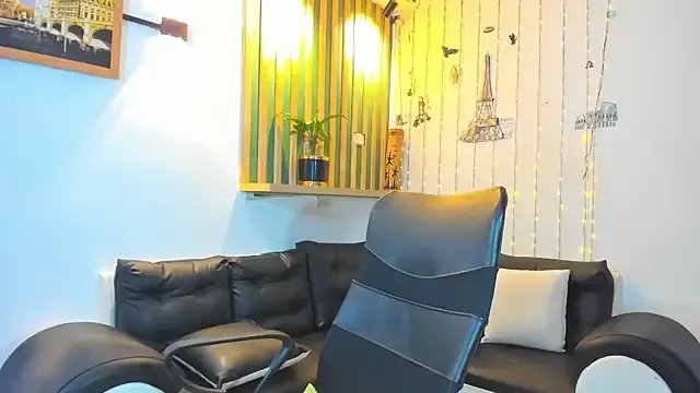 allison_mc on StripChat 