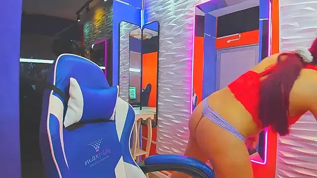 allison_mc on StripChat 