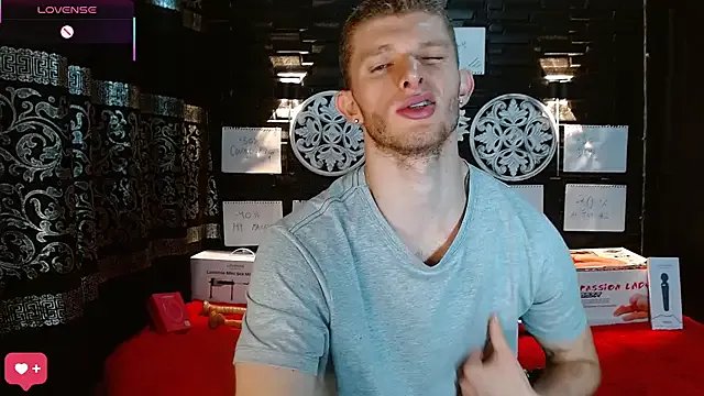 andrewxbi on StripChat