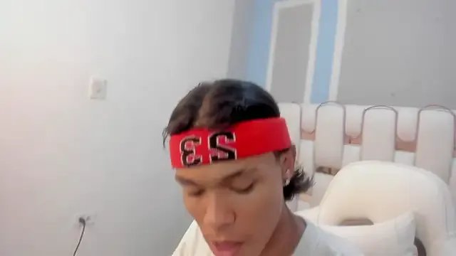 AndyKings_1 on StripChat