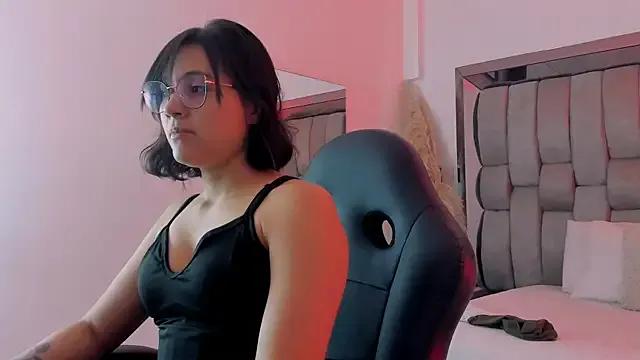 AnnaraLein on StripChat 