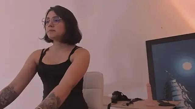 AnnaraLein on StripChat 