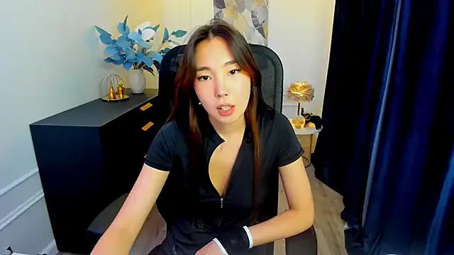 AnnaReyla on StripChat 