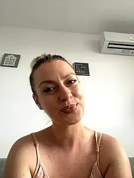 AnnastasiaMills on StripChat