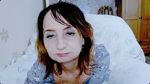 AnnieEltgant on StripChat 