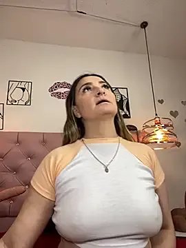 antonella87 on StripChat