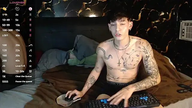 Apolo_Hidalgo01 on StripChat