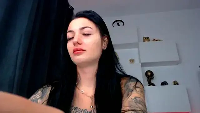 arianatattoos on StripChat 