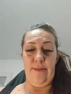 AvaDivaMilf on StripChat 