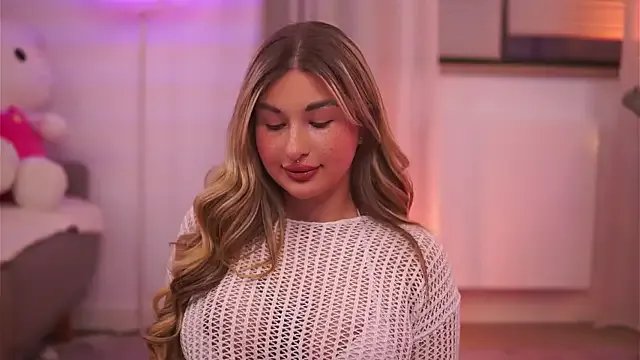 AvaShayy on StripChat 