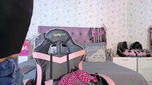 AvrillThomas on StripChat