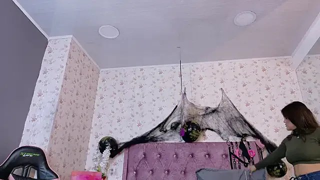 AvrillThomas on StripChat