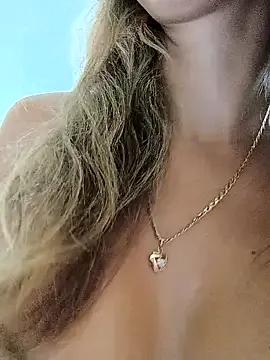 Bella-Grace on StripChat 