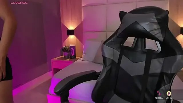 bella1207 on StripChat